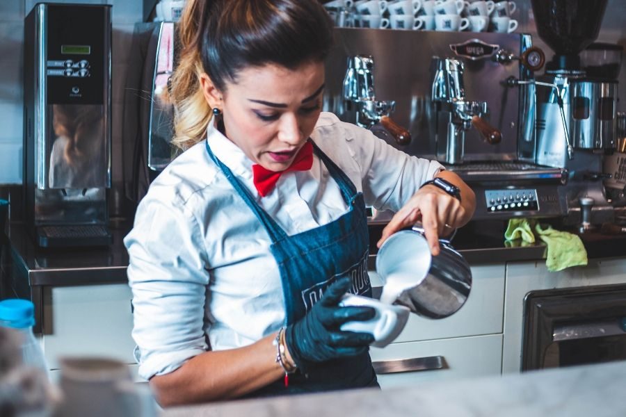 SLASH WORKER: FARE DUE LAVORI IN CONTEMPORANEA